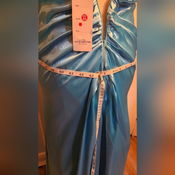 Elegant Blue Halter Dress - Picture 4 of 10